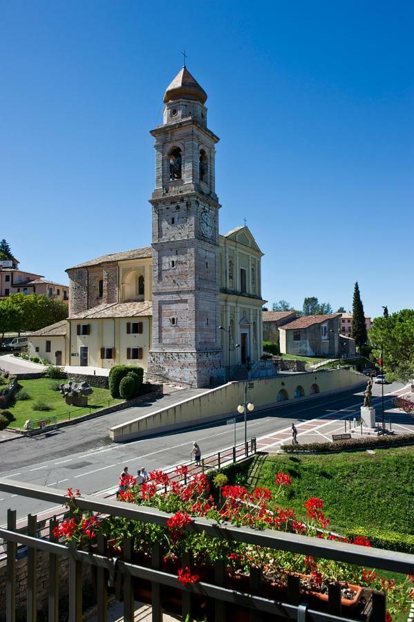 Hotel Costabella San Zeno di Montagna Exterior foto